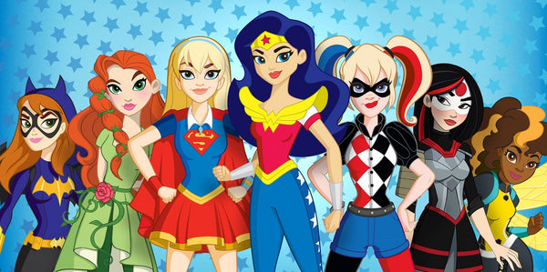 เราจะมาแนะนำเหล่าซุปเปอร์ฮีโร่ DC Superhero Girls กันคะ