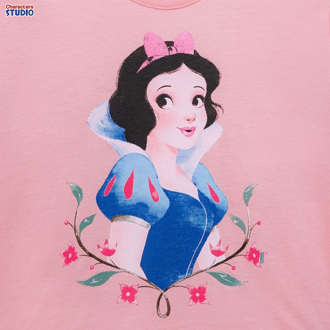 Disney 100 Years Of Wonder Women Snow White and Alice Crop slim T-Shirt - เสื้อครอปผู้หญิง ดิสนีย์ สโนว์ไวท์ และ อลิซ