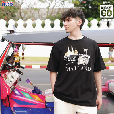 Disney Mickey Go Thailand Family Tuk Tuk Oversized T-Shirt - เสื้อยืดโอเวอร์ไซส์มิกกี้โก ไทยแลนด์ ลายมิกกี้ เม้าส์ รถตุ๊กๆ
