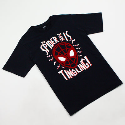 Marvel Men Spider-Man Flock Print T-Shirt(ทรง Relax) - เสื้อมาร์เวลผู้ชายพิมพ์กำมะหยี่ ลายสไปเดอร์แมน